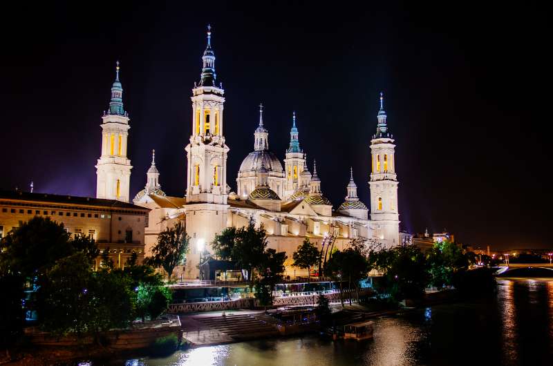 Basílica del Pilar at night in Zaragoza, Spain
