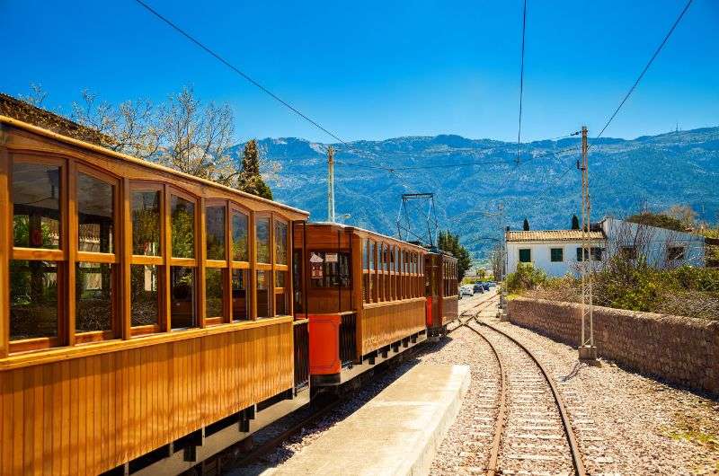 Vintage train from Palma to Sóller, viaduct