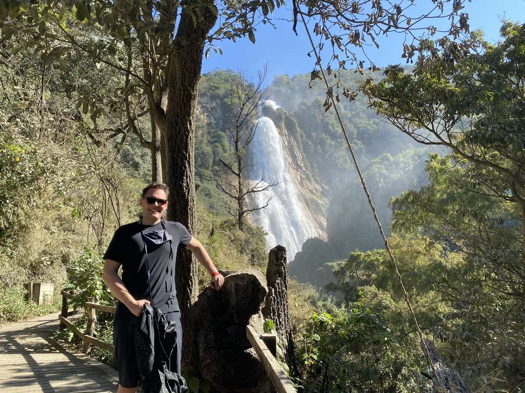a photo of a visitor at Chiflón Falls, Chiapas, Mexico, photo by Next Level of Travel
