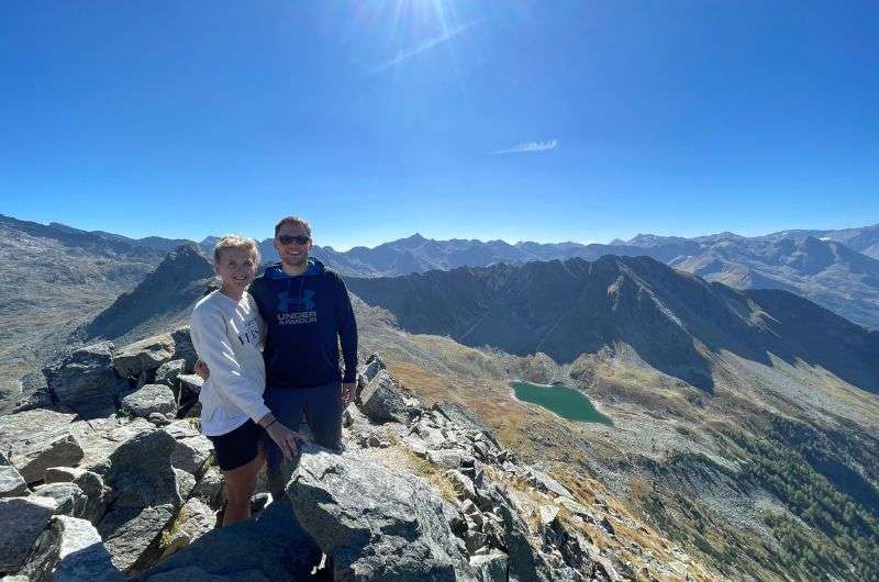 couple hiking in the Graukogel, Austria, photo by Next level of travel
