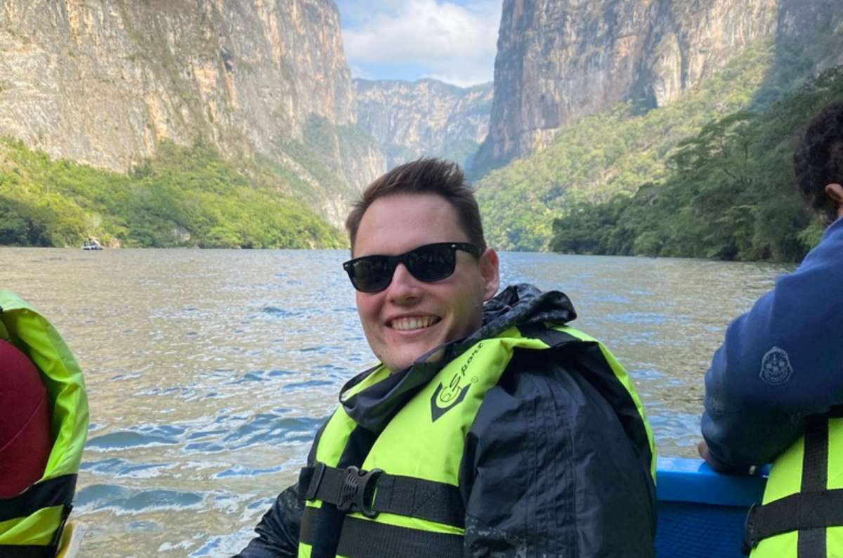 a torusit posing on a boat whilst enjoying a ride in the Sumidero Canyon in Chiapas, Mexico, photo by Next Level of Travel