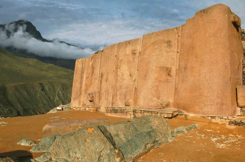 The Wall of the Six Monoliths, what to see in Peru