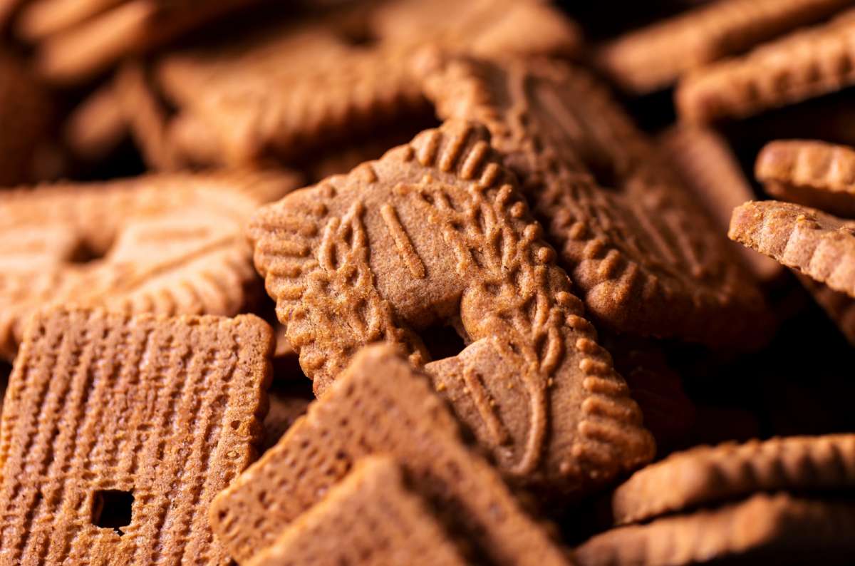 Traditional Belgian speculoos cookies with spiced caramel flavor, stacked closely together