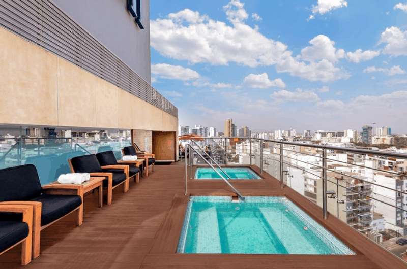 The rooftop pools of the Miraflores Hilton Hotel in Lima 