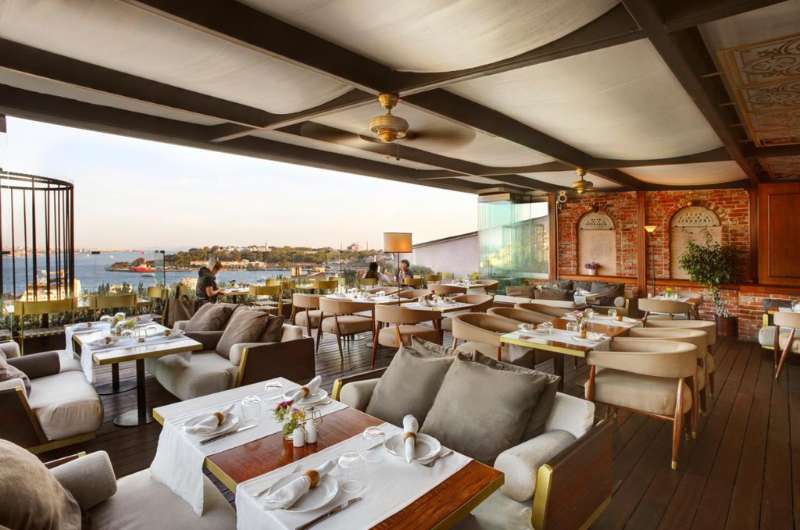 Rooftop restaurant at Georges Hotel Galata in Istanbul 