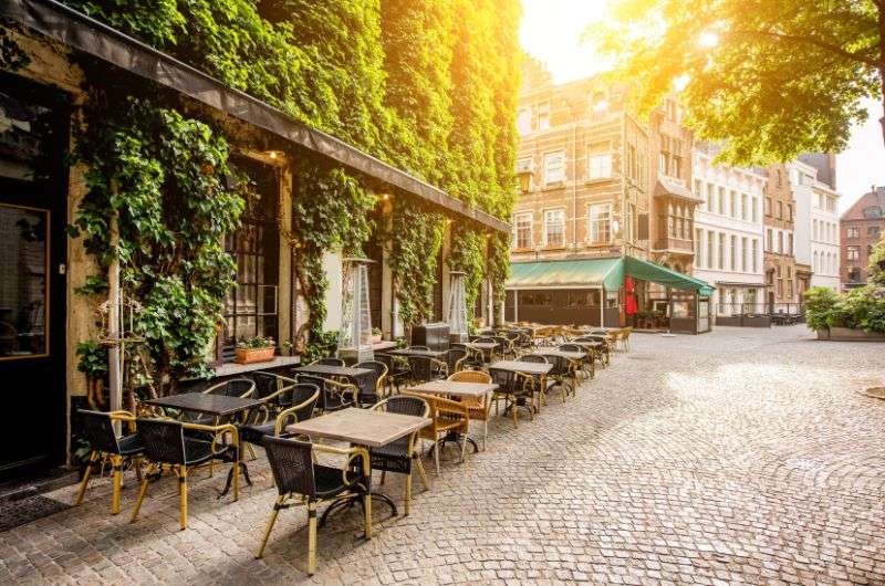 Walking to the Vridajmarkt in Antwerp, Belgium