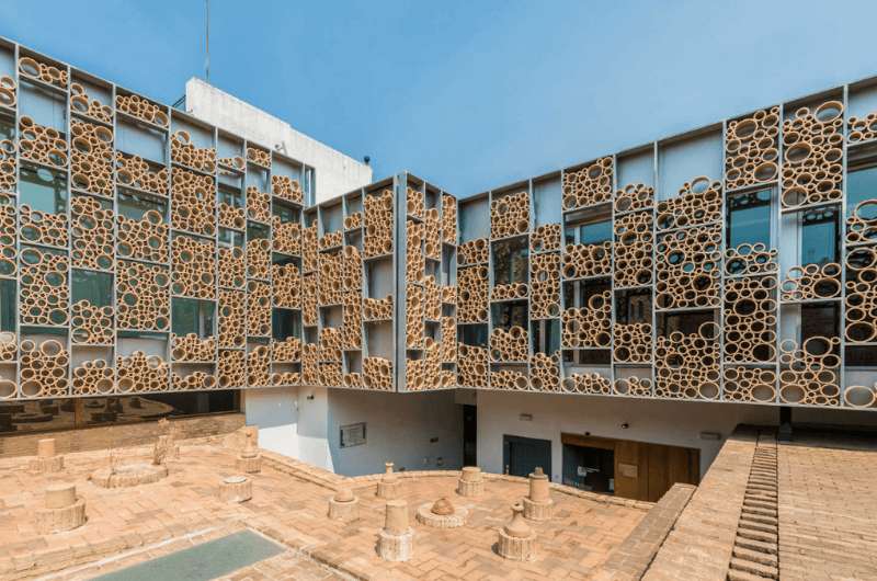 The courtyard of the Ceramics Center in Sevilla