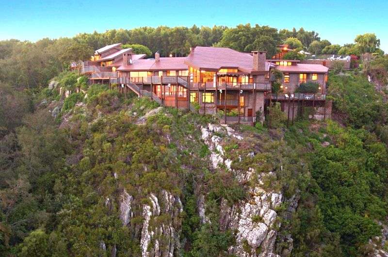 The Fernery Lodge’s location on the edge of the cliffs, Garden Route itinerary accommodation