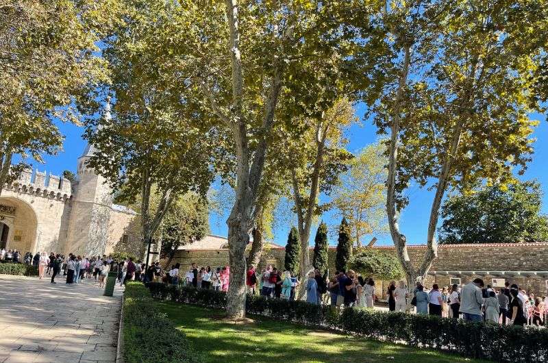 A queue of people at Topkapi Palace in Istanbul, Turkey