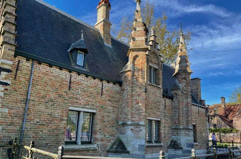 Sashuis in Bruges, Belgium, photo by Next Level of Travel