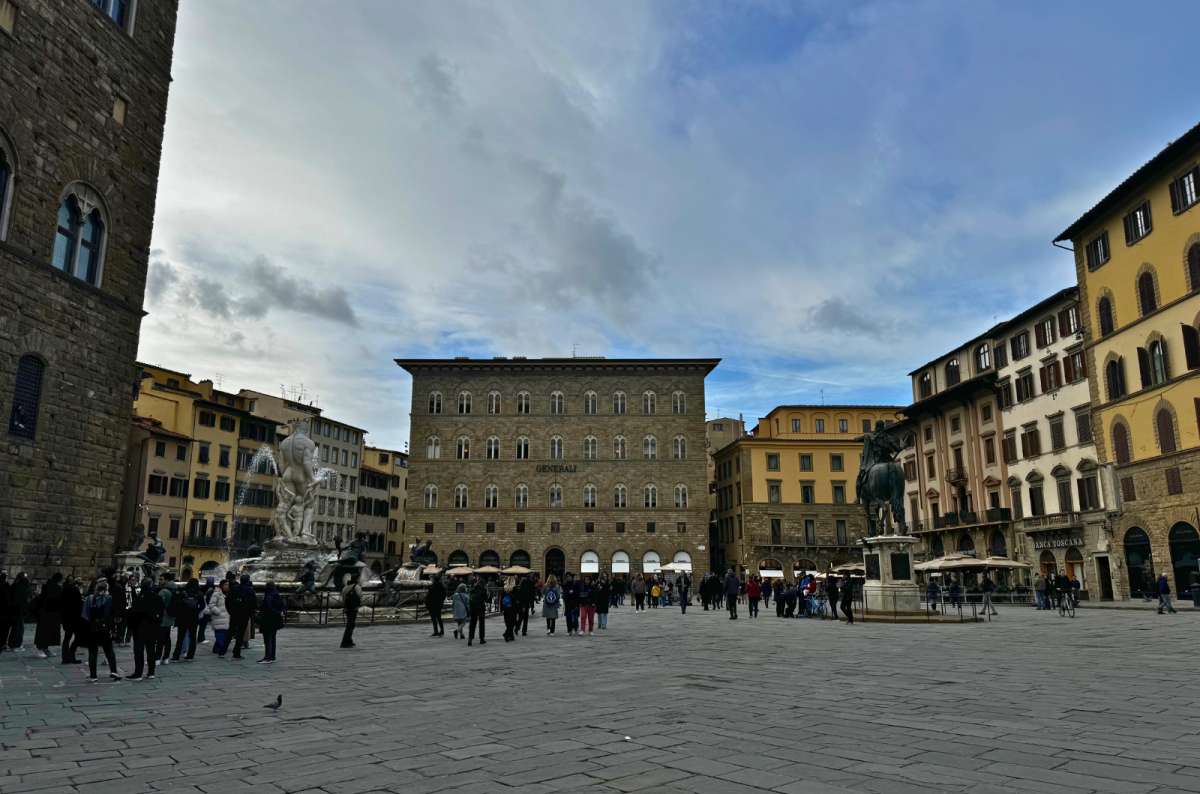 Piazza della Signoria with Fountain of Neptune and Equestrian Statue of Cosimo I in Florence, Italy, 3 day itinerary, photo by Next Level of Travel