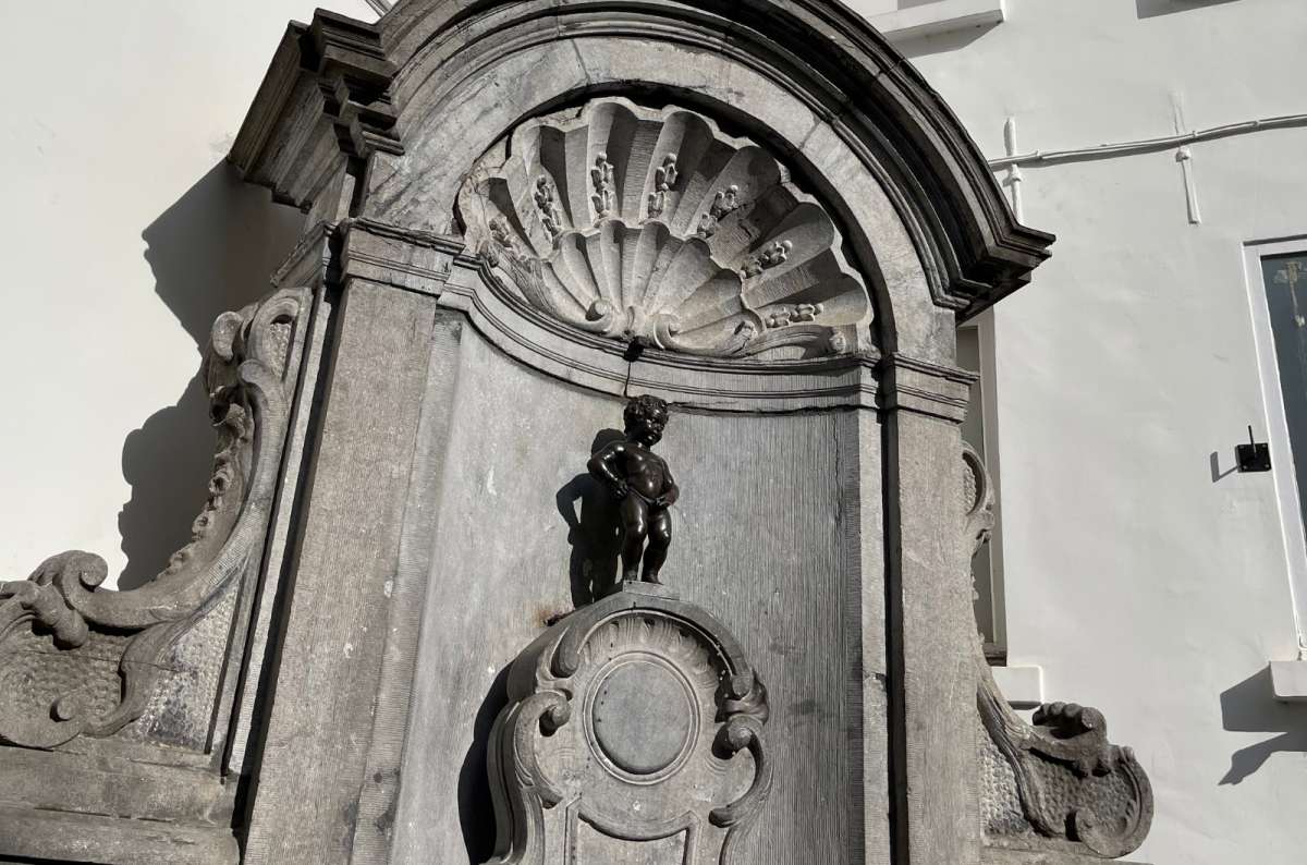 Manneken Pis statue, one of the best things to do in Brussels in one day, photo by Next Level of Travel