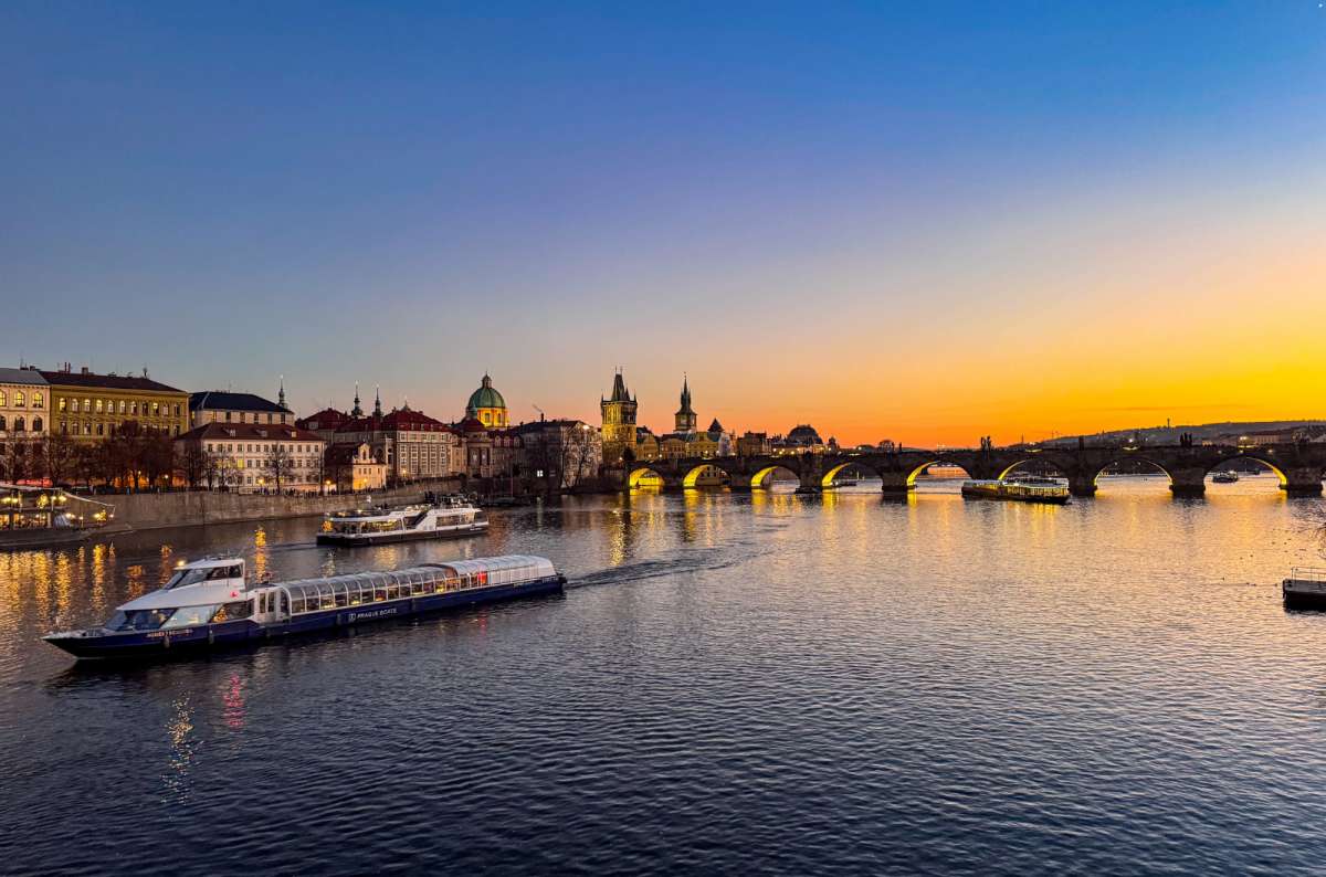 Charles Bridge and Vltava River at sunset in Prague, Czech Republic