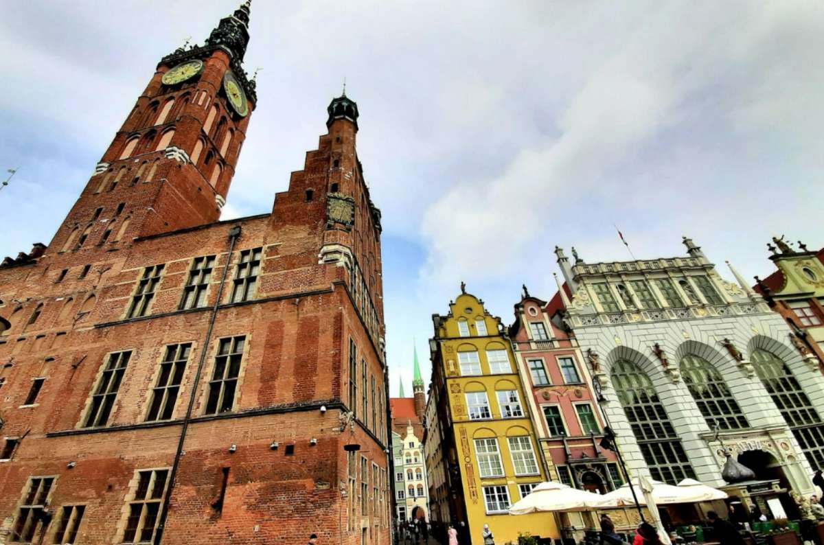 Main Town Hall and colorful facades on Długi Targ in Gdansk Old Town, Poland