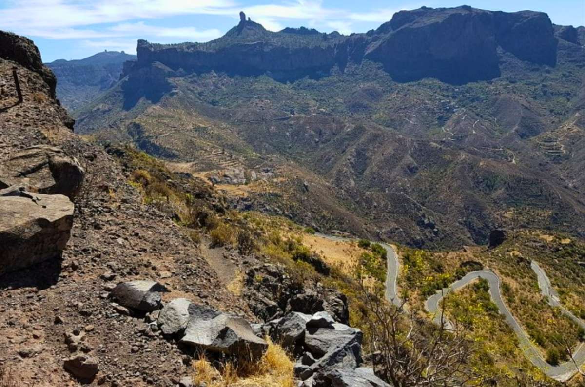 photo of the winding mountain road below Roque Nublo in Tejeda, Gran Canaria