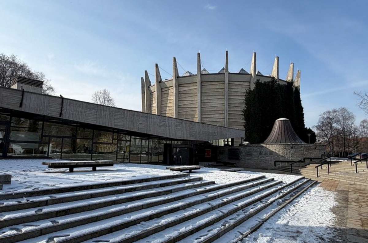 a photo of the Panorama Racławicka showing its unique 360 exterior, Wroclaw, Poland