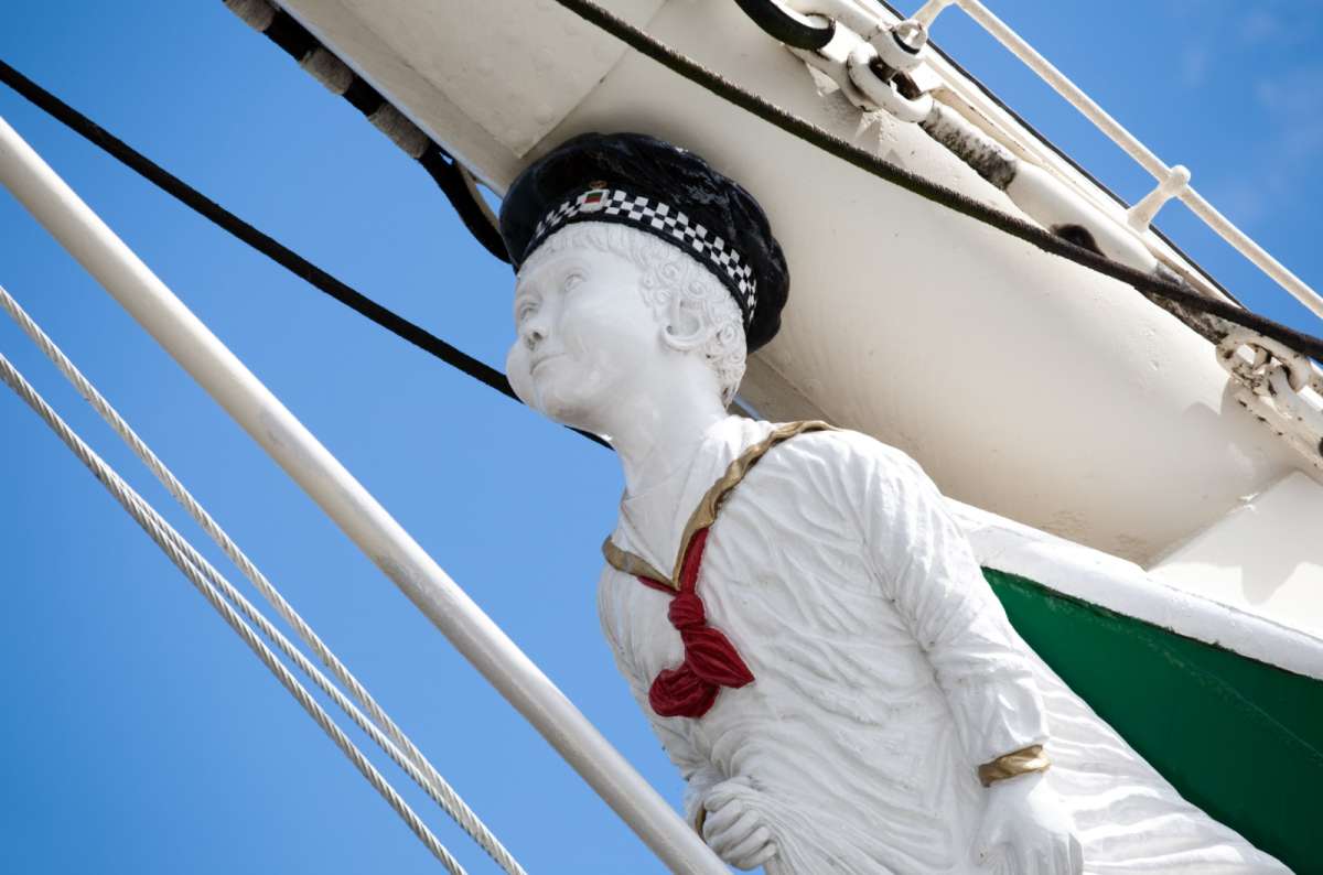 a close-up photo of the little boy at the front of the Rickmer Rickmers in Hamburg, Germany