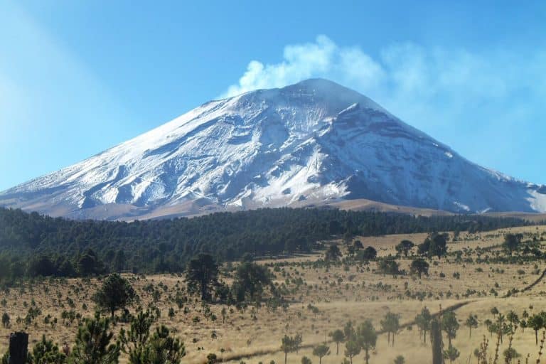 Popocatépetl in Izta Popo National Park