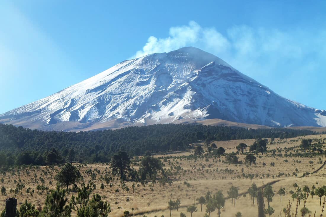 Popocatépetl in Izta Popo National Park