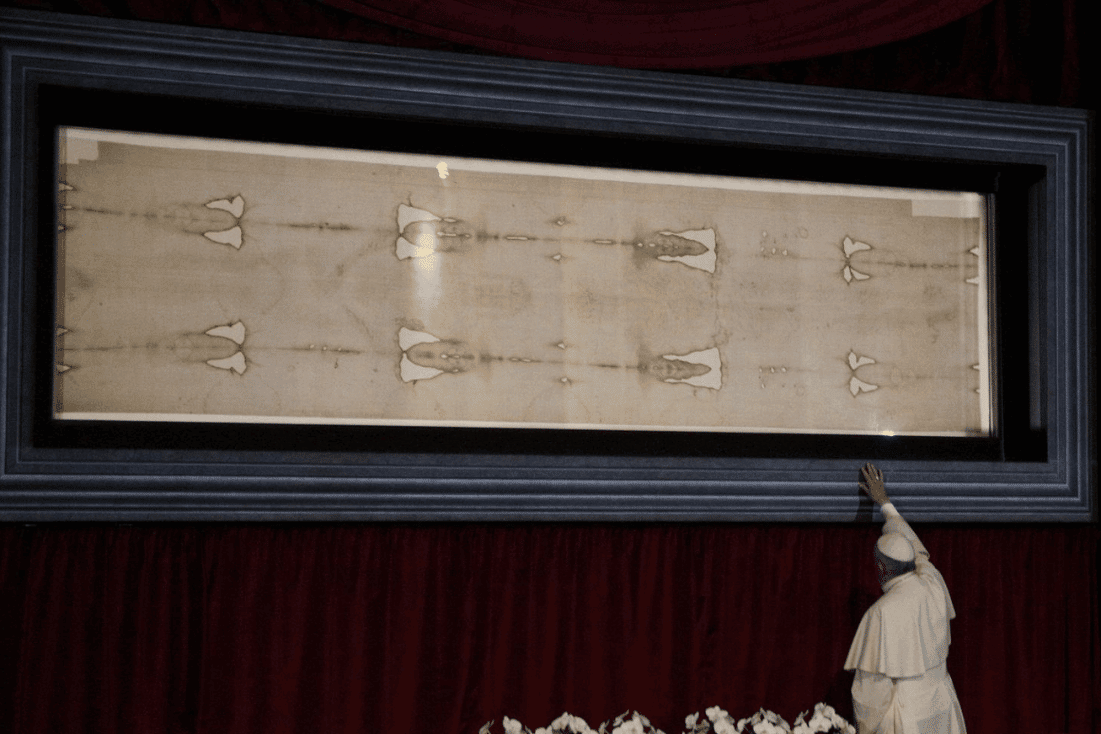 alt text: Pope Francis with Shroud of Turin in 2015