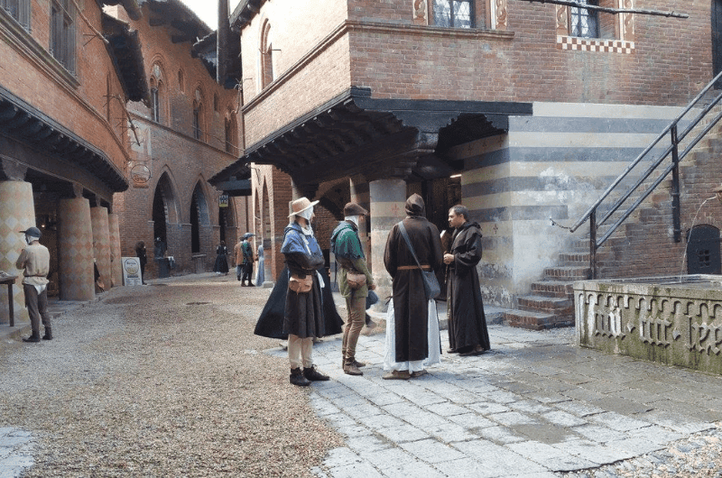 Medieval Village, Turin, Costumes 