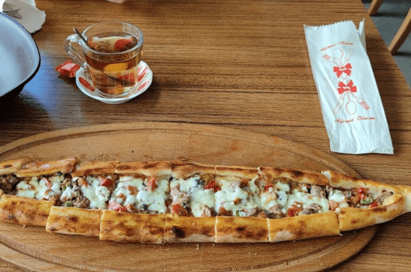 Where to eat in Istanbul: try the pide at Ozlem Karadeniz Pide Kebab Salon in Istanbul