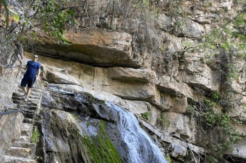 El Aguacero waterfalls hike